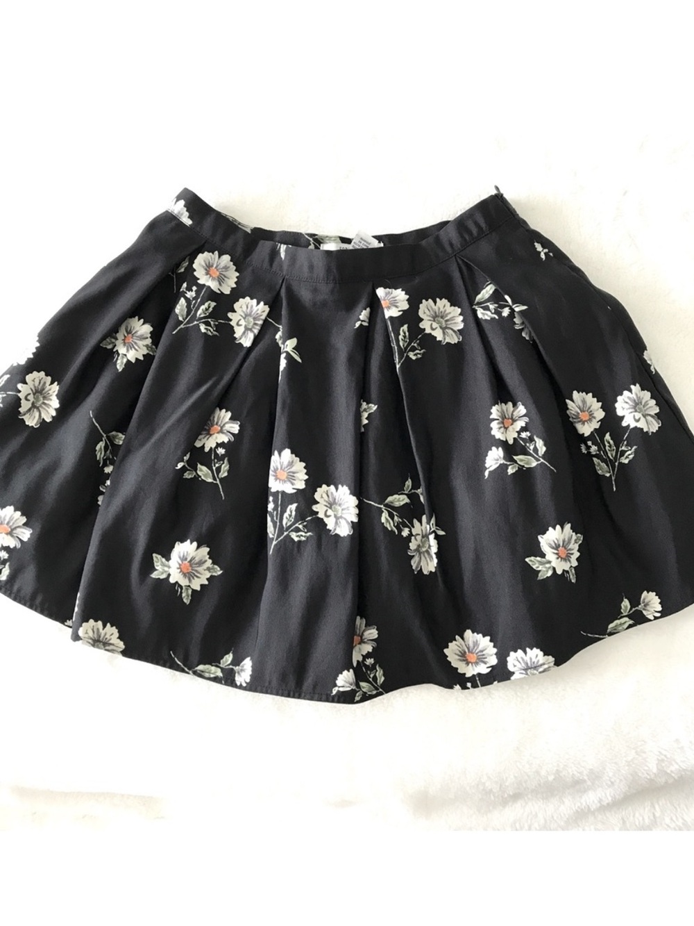 Forever 21 Black Floral Skirt, Size 27